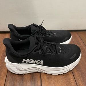 Hoka arahi 8 running shoes 9.5